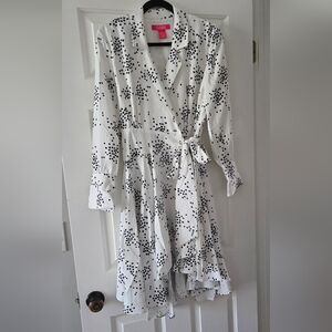 White and black wrap dress